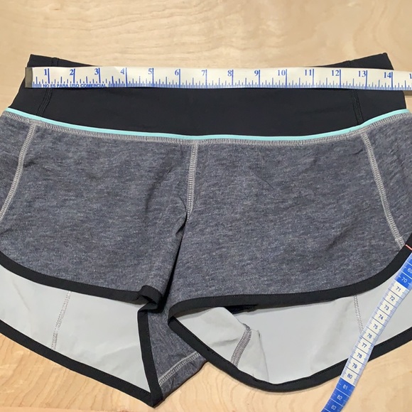 LULULEMON Speed Short Heathered Black / Black - Picture 10 of 12